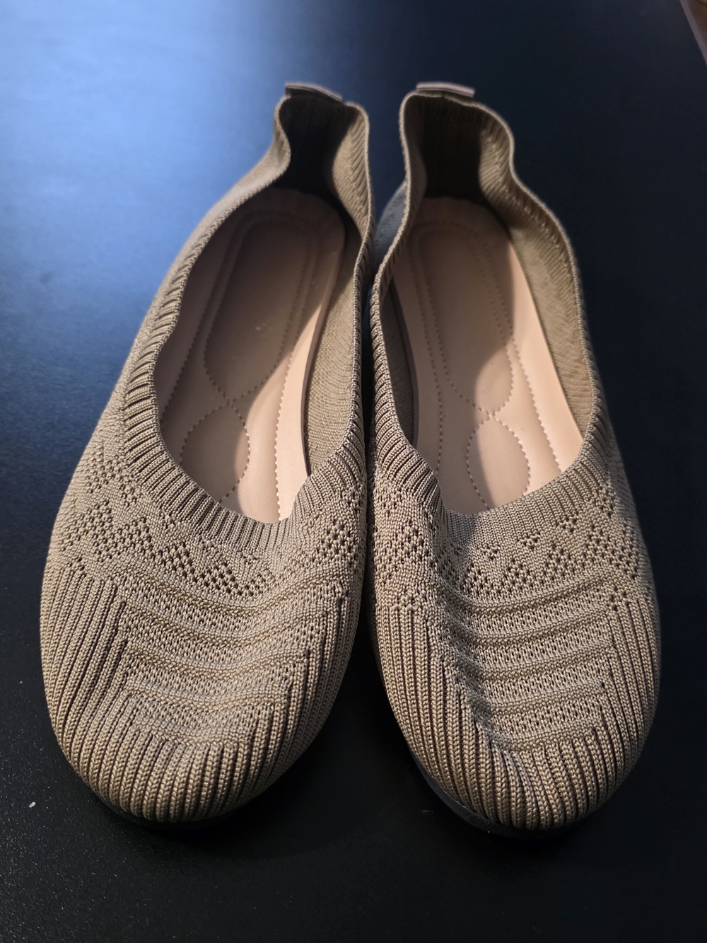 Women’s Slip-On Knit Ballet Flats in Taupe